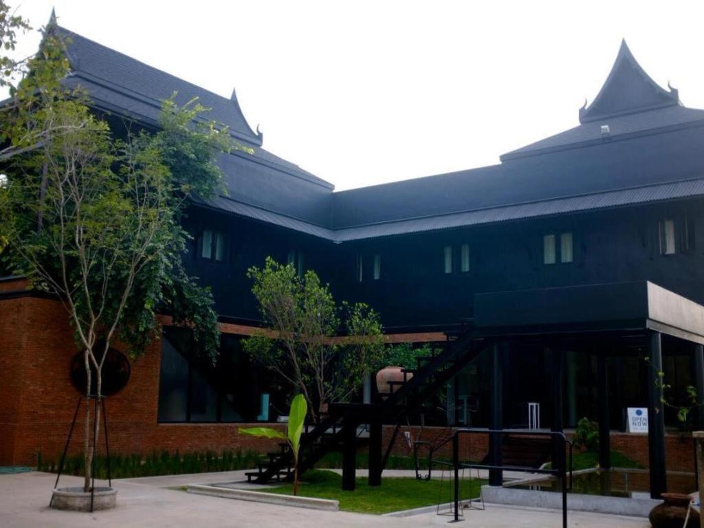 Silp Pa Phra Nakhon Si Ayutthaya Exterior photo